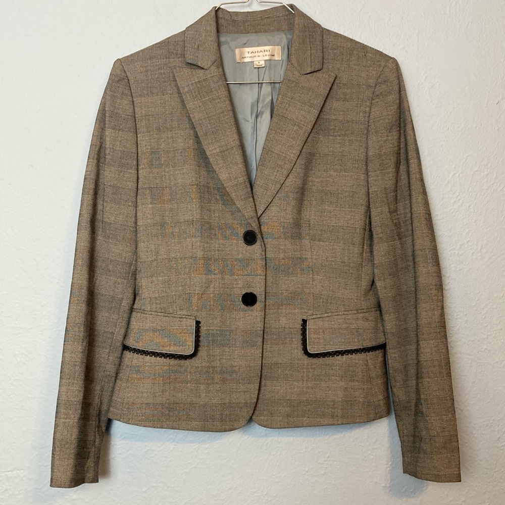 Tahari Arthur S Levine ASL Womens Sz 4 Grey Black Two Button Style Blazer Fitted